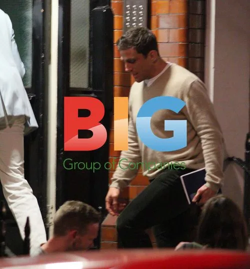 Alex Reid out with mystery friend in London