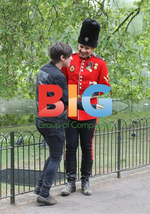 Gerry Stergiopoulos as Royal Guard