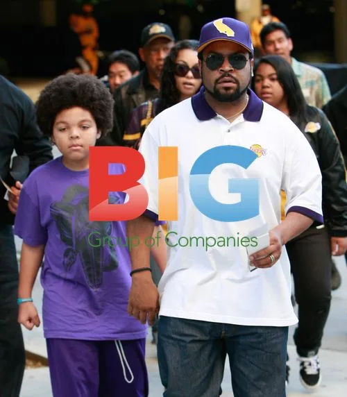 Ice Cube at Lakers Game with Son