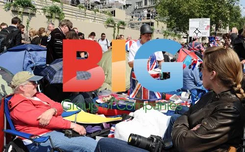 Royal Fans Wait for Wedding