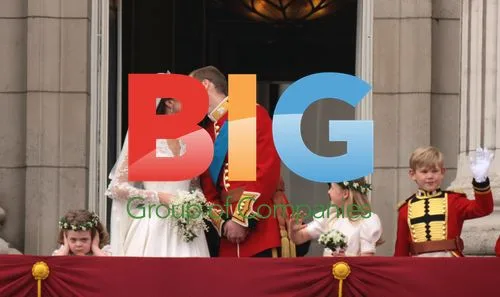 Royal Couple's Balcony Kiss