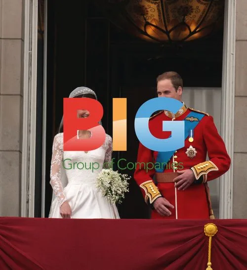 Royal Couple's Balcony Kiss