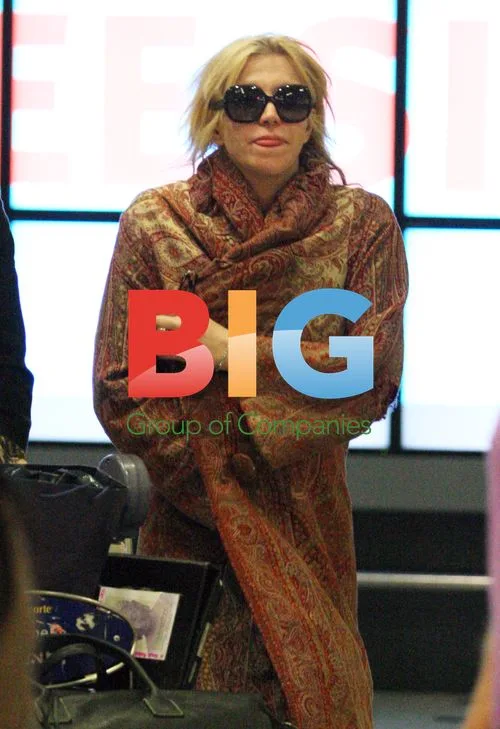 Courtney Love Arrives in Sydney