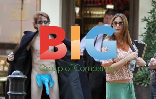 Lisa Snowdon Flashed By 'The Pranker' Ross Lee
