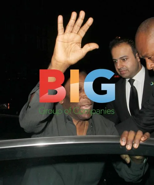 Pele Leaving London Restaurant
