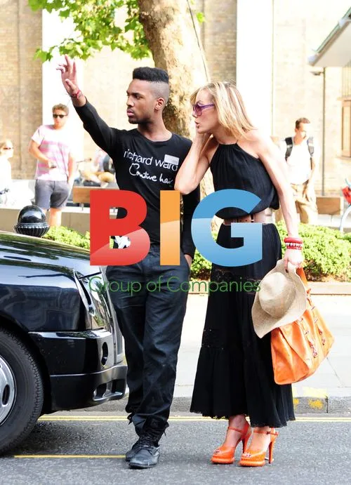 Socialite Tara Palmer Tompkinson Leaves Hairdresser