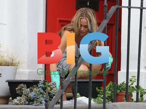 Prince Harry’s girlfriend gardening