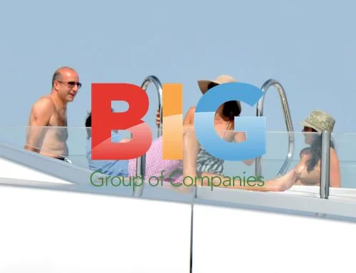 Simon Cowell Relaxes on Yacht
