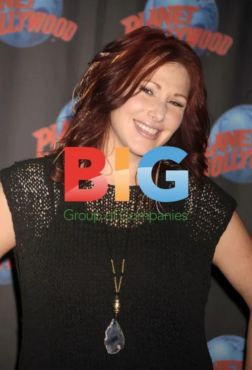 Tiffany promotes new album at Planet Hollywood