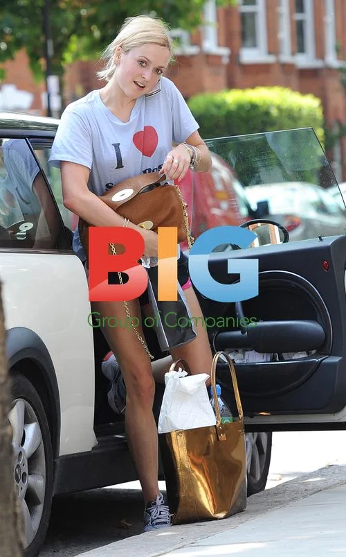 Fearne Cotton arrives home from gym