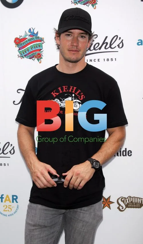 Mark-Paul Gosselaar at Kiehl's in New York