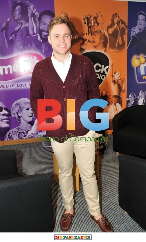 Olly Murs Promotes New Single in Glasgow