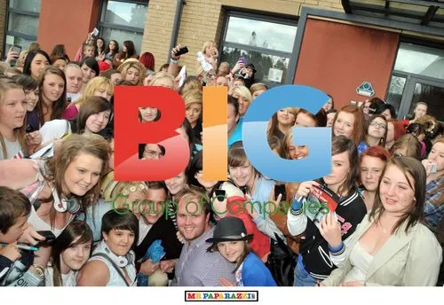 Olly Murs Promotes New Single in Glasgow