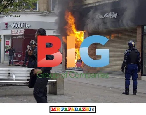 Riots and Looting in Manchester, UK