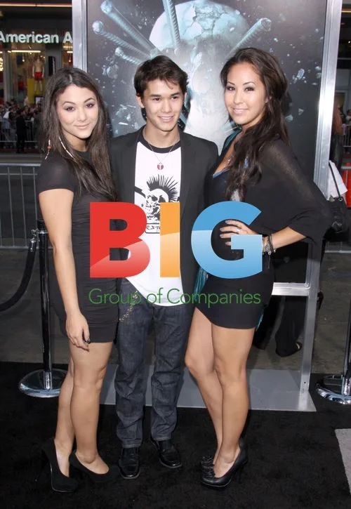 Fivel Stewart, Booboo Stewart and Maegan Stewart at 'Final Destination 5' Premiere