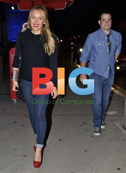 Hilary Duff & Mike Comrie on Dinner Date