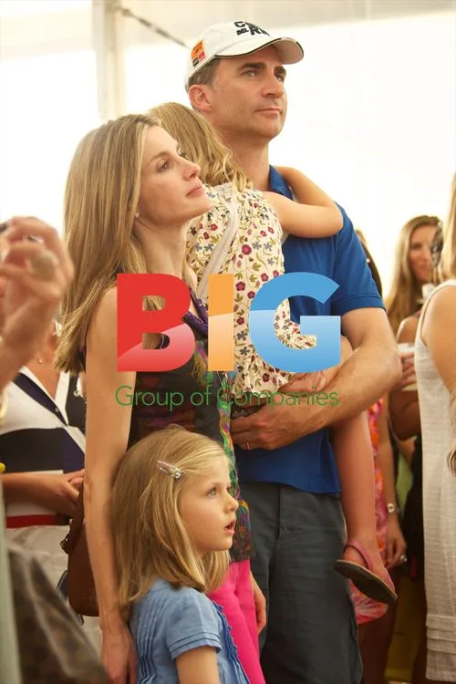 Prince Felipe, Princess Letizia, Princess Leonor and Princess Sofia at pop concert