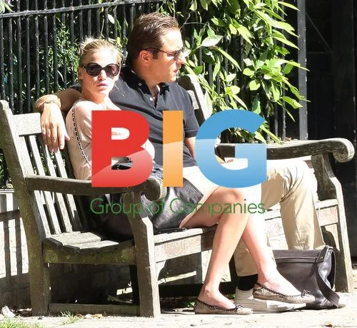 David Walliams and Lara Stone House Hunting