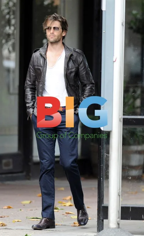 Model Louis Dowler Spotted at London Bus Stop