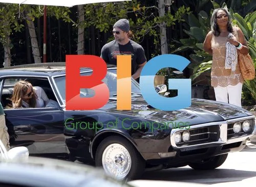 Seann William Scott and Girlfriend in Malibu