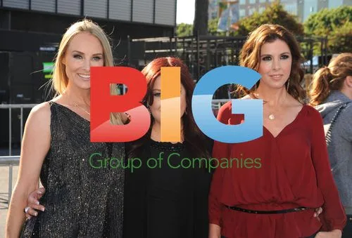 Chynna Phillips, Carnie & Wendy Wilson at 2011 VH1 Do Something Awards