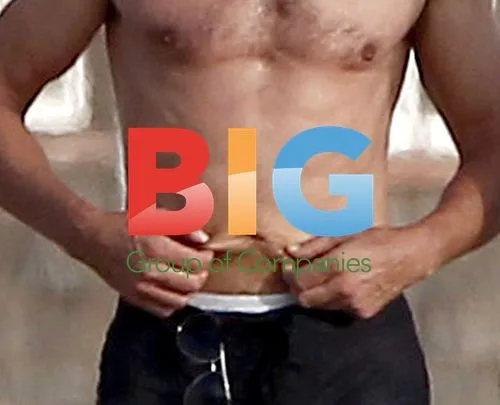 Gerard Butler Shows Off Abs in Malibu
