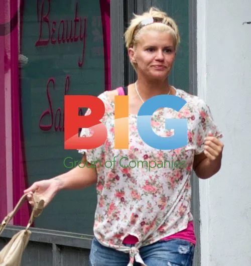 Kerry Katona Spotted at Nandos and Salon