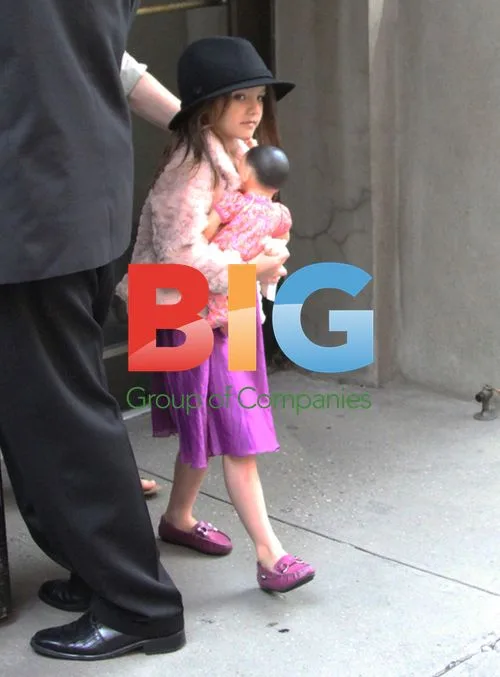 Suri Cruise Seen Leaving Apartment
