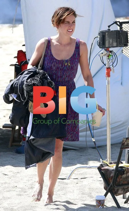 90210 Cast Films on the Beach