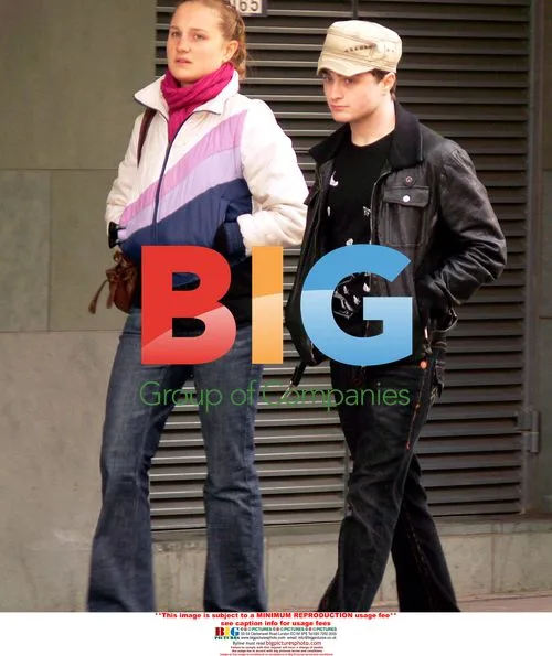 Daniel Radcliffe and Girlfriend Book Shopping