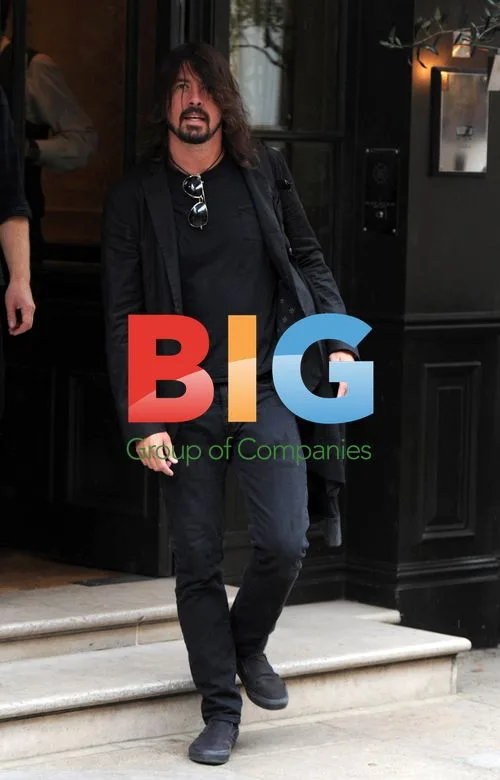 Foo Fighters Leaving London Hotel