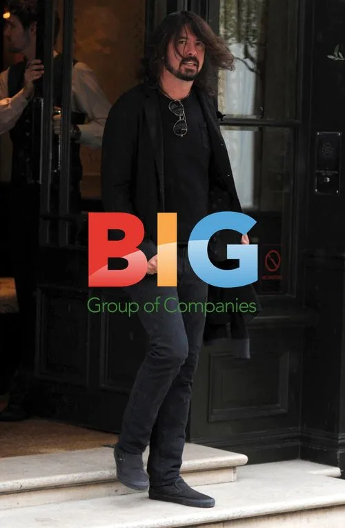 Foo Fighters Spotted Leaving London Hotel