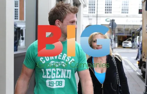 Pamela Bach Walks to Supermarket in London