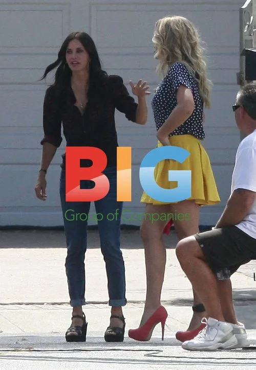 Courteney Cox directs 'Cougar Town' scenes