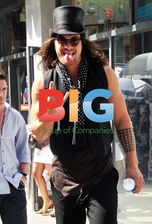 Jason Momoa Leaving Planet Hollywood in NYC