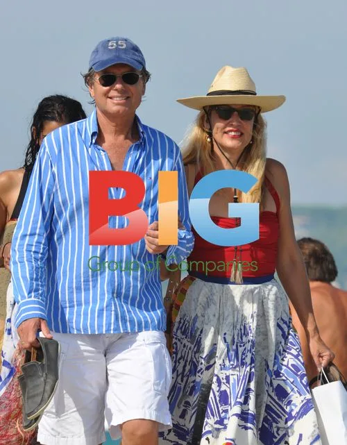 Jerry Hall and Warwick Hemsley in St Tropez
