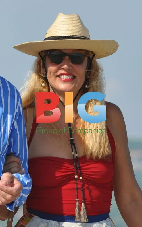 Jerry Hall and boyfriend on St. Tropez holiday