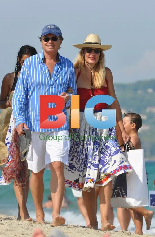 Jerry Hall and Warwick Hemsley in St Tropez