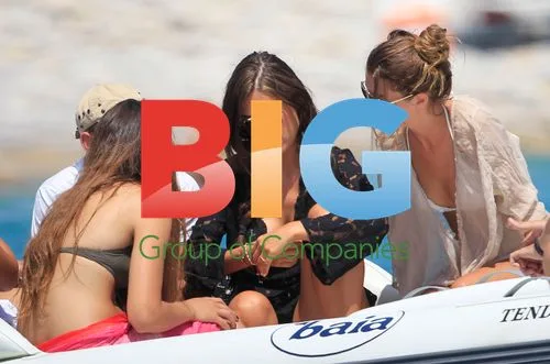 Wesley Sneijder and wife on holiday in Ibiza