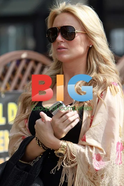 Pregnant Alex Gerrard Out for Lunch