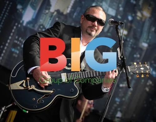 The Fun Loving Criminals - Huey Morgan at V Festival