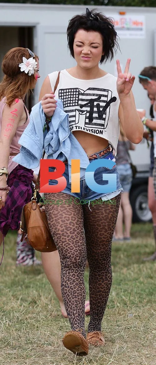 Hollie-Jay Bowes performs at V Festival