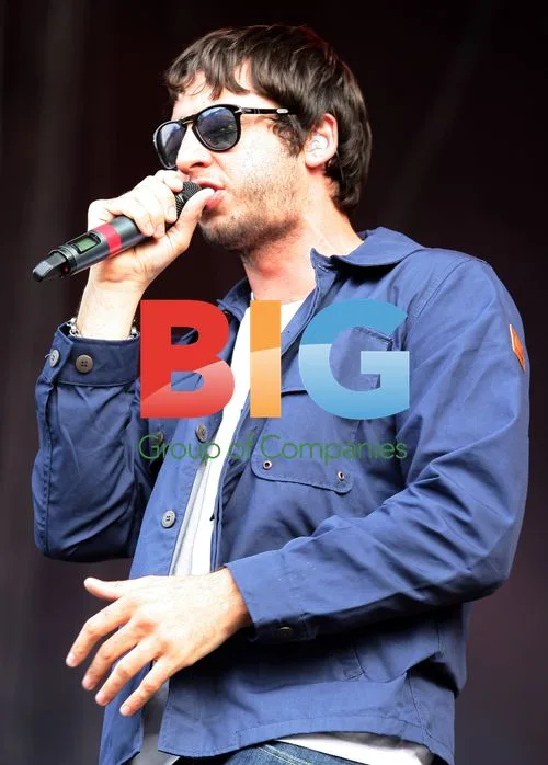 Example performs at V Festival