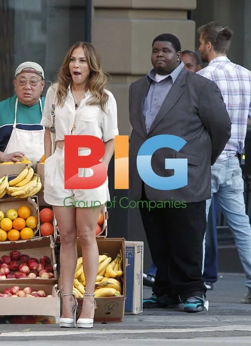 Jennifer Lopez on video set in LA