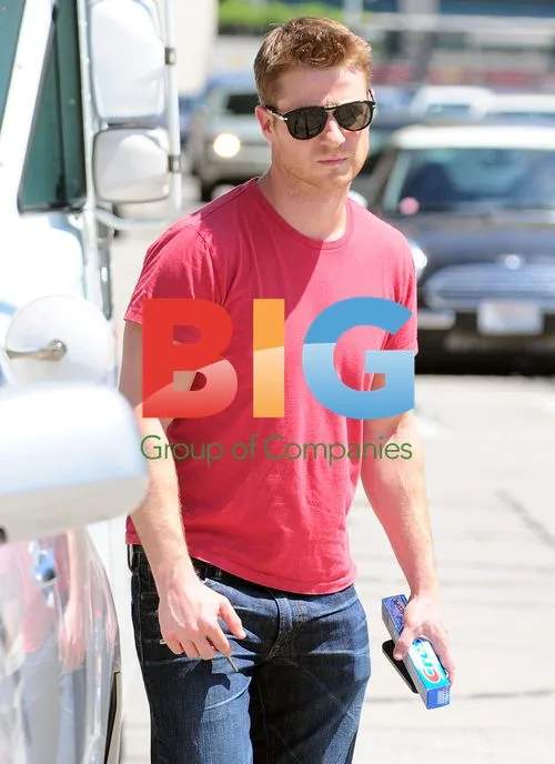 Ben McKenzie Buying Toothpaste