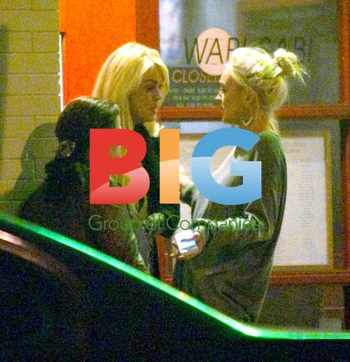 Lindsay Lohan and Dina Lohan Spotted Drinking in Venice Beach