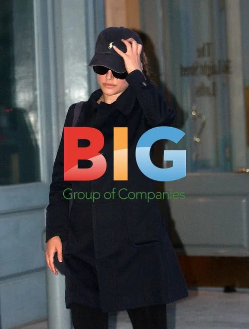 Natalie Portman Strolling in NYC
