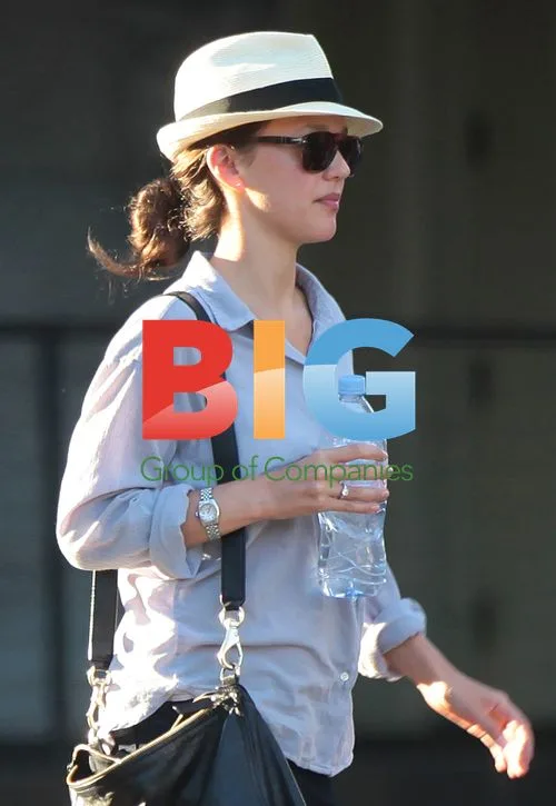 Zoe Buckman Hurries in New York
