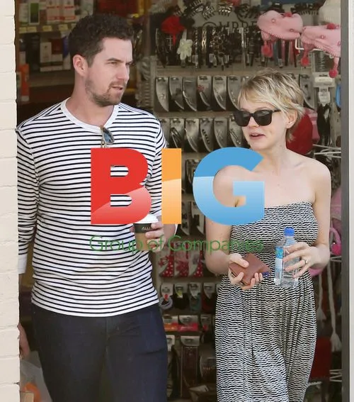Carey Mulligan and Marcus Mumford Shopping in Sydney