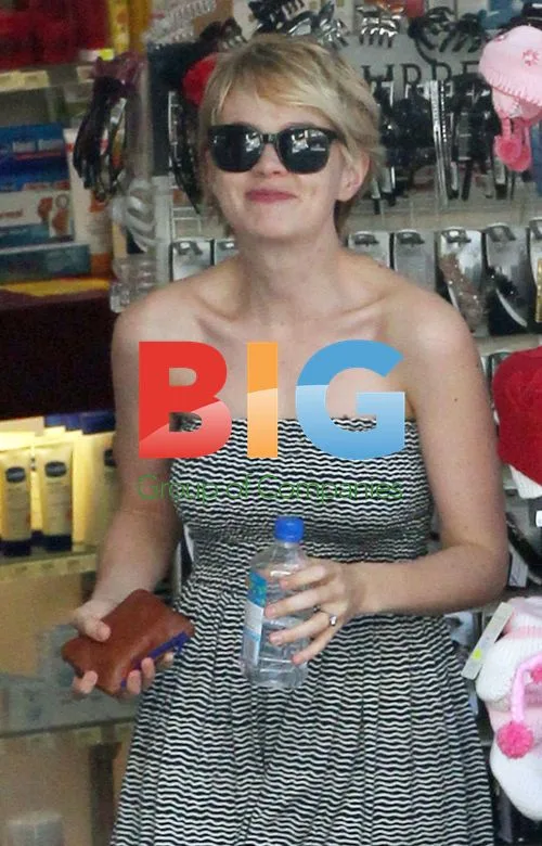 Carey Mulligan and Marcus Mumford go shopping in Sydney